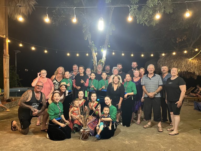 Danza popolare tailandese a Mai Chau