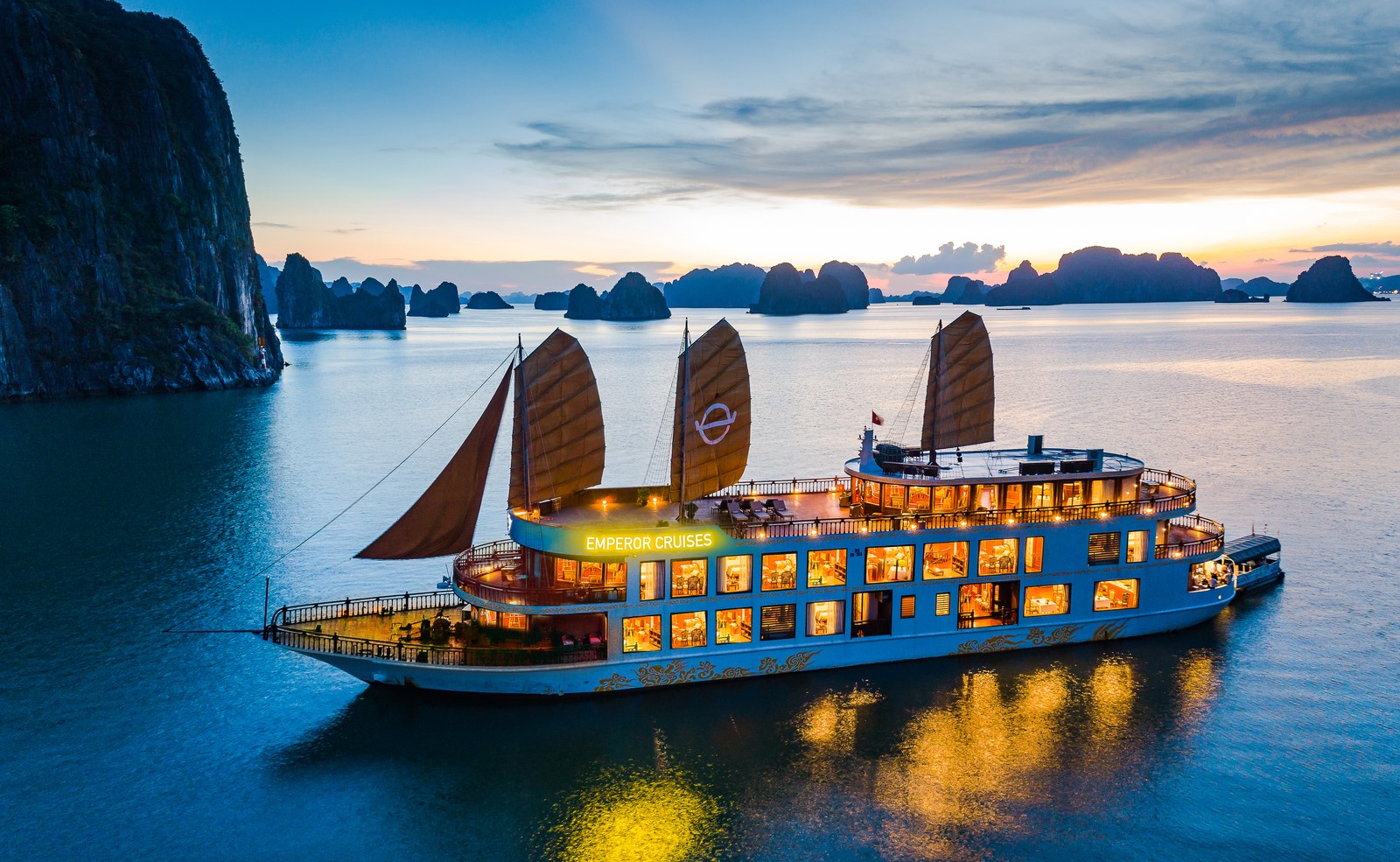 Halong bay cruise Vietnam