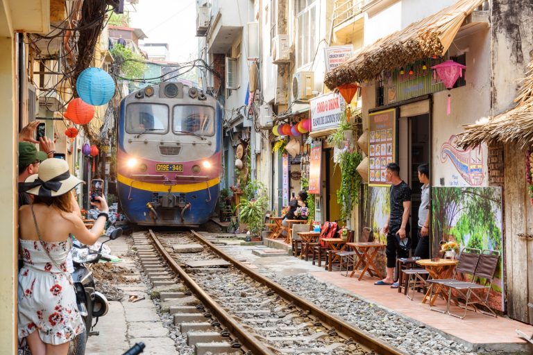 hanoi train street