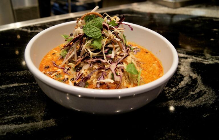 khao poon laos