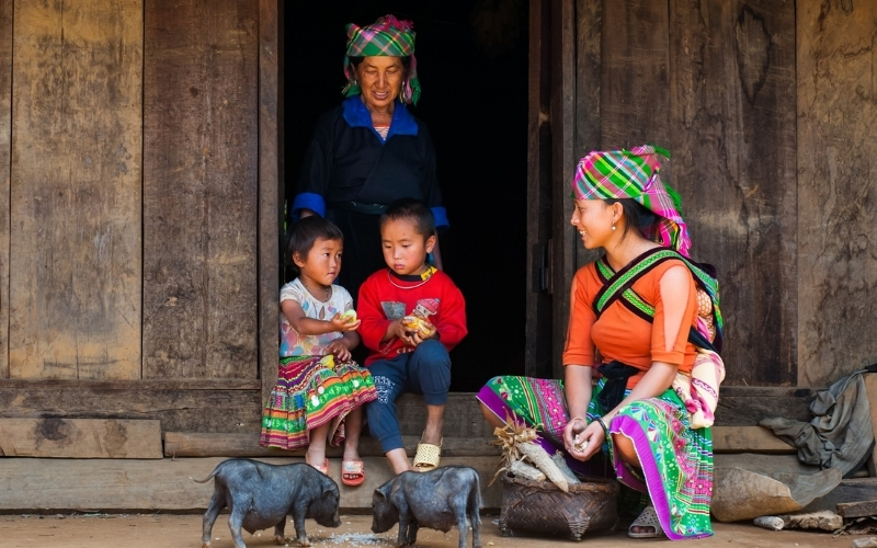 Rencontre des grands groupes ethniques à Sapa