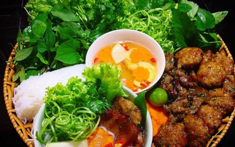 Les végétaux et herbes constituent toujours une part importante des plats vietnamiens