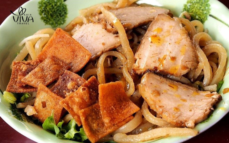 Danang Vietnam - What to eat in Danang Vietnam - Cao lau noodles