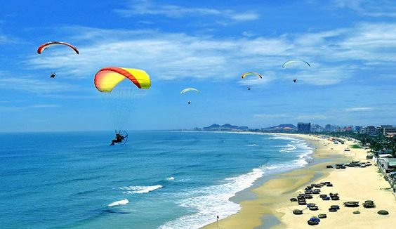 Explorer Plage de My Khe