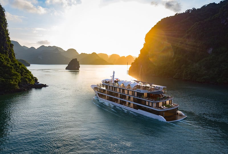 Ha long bay Vietnam Cruise