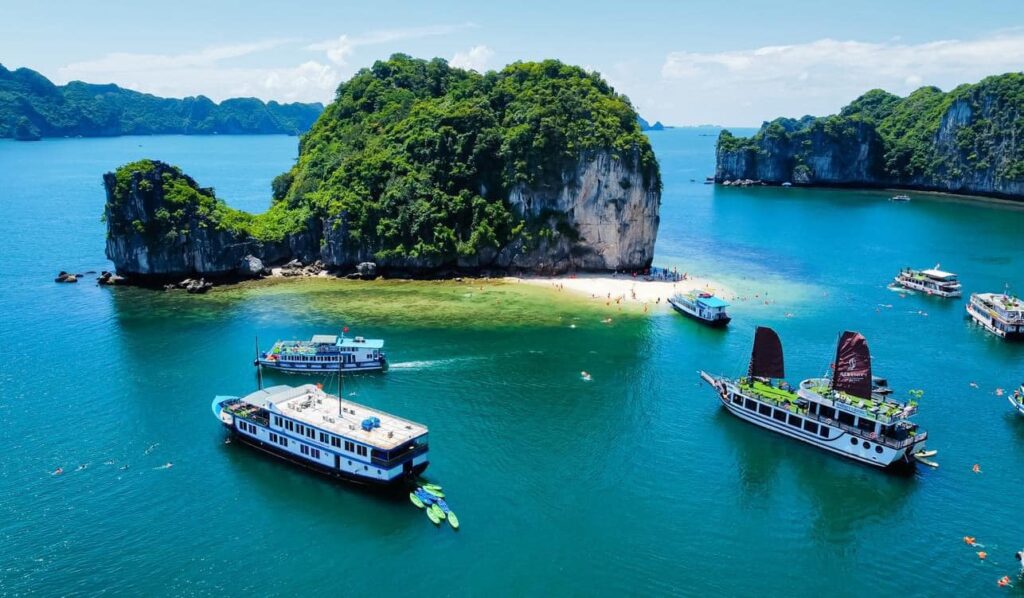  Ha Long Bay Quang Ninh Vietnam