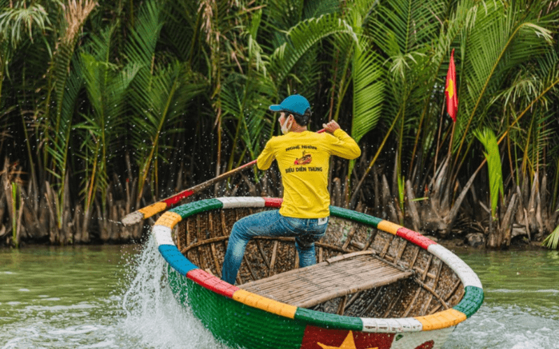  Promenades en bateau-panier à Hoian