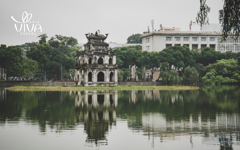 Hanoi Vietnam - Hoan Kiem lake 
