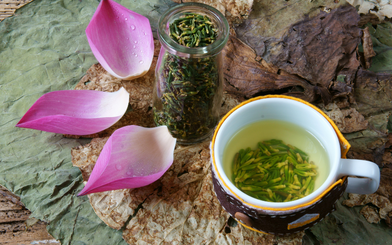 Vietnam shopping- Tay Ho lotus tea: The Fragrant Essence of Vietnamese Tea Culture