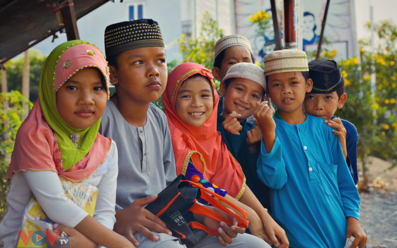 enfants Cham à Chau Doc