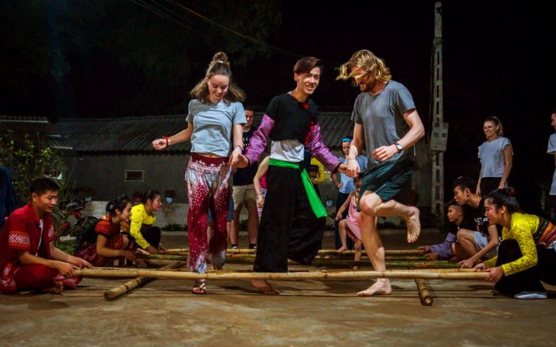 danse Sap, une danse traditionnelle des Thaï