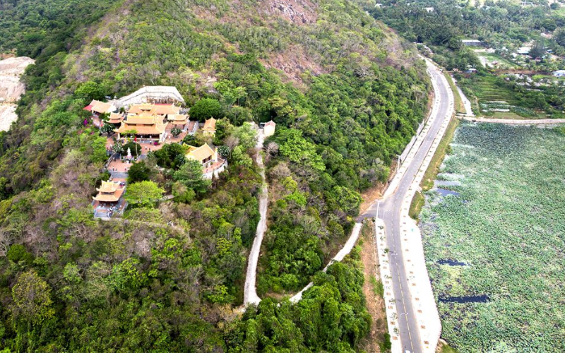 La pagode de Van Son Tu
