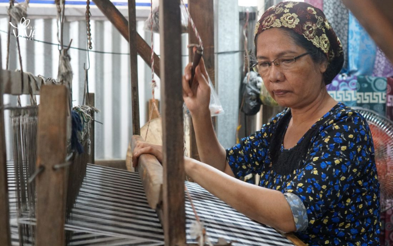 Artigianato tradizionale nei villaggi etnici vicino a Chau Doc