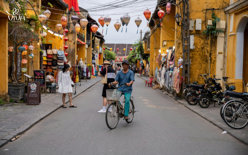 Hoi An, Patrimonio dell'Umanità UNESCO, un tesoro storico e culturale che rappresenta secoli di scambi commerciali e culturali