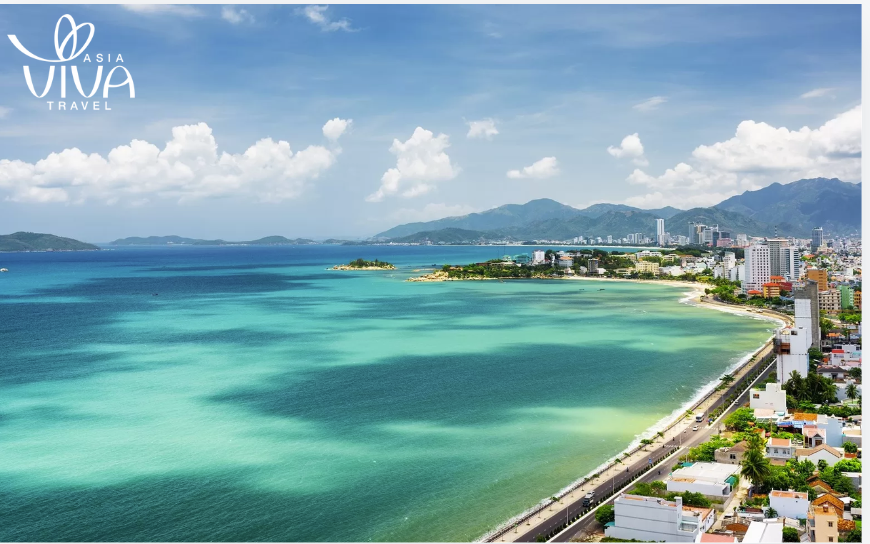 Spiaggia di Nha Trang con acqua cristallina