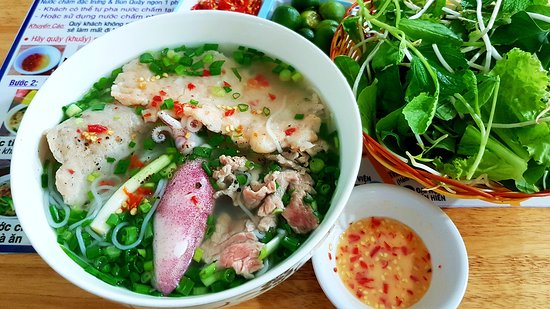 Bún Quậy (stirred noodles)