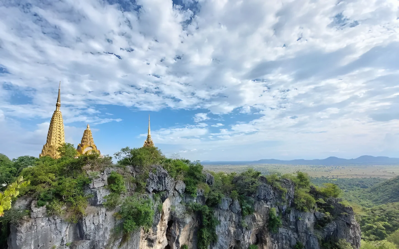 Temple Phnum Sampov