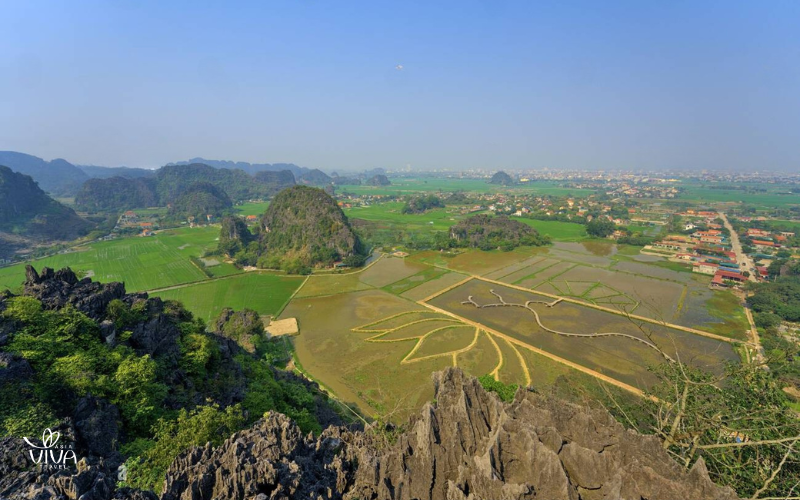 Panorama mozzafiato dalla cima di Hang Mua