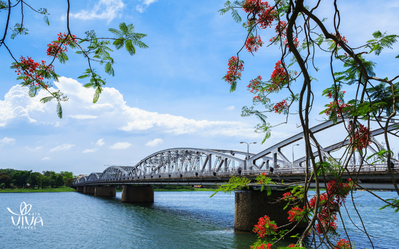 Ponte Truong Tien (Hue)