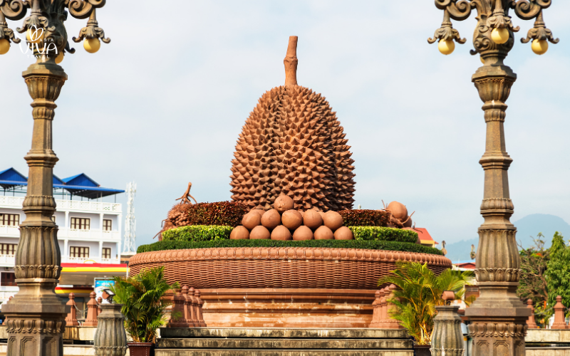 The iconic Durian Statue at the heart of Kampot represents the town’s fame as a leading fruit-growing region