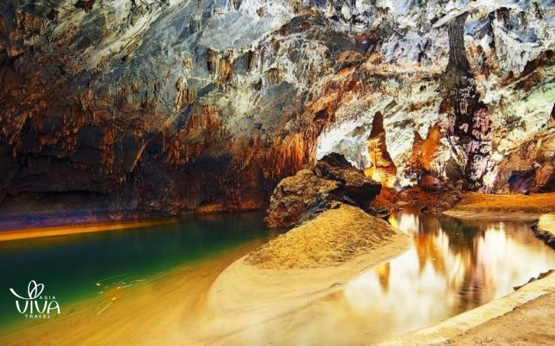 Un angolo di paradiso con spiaggia e reef