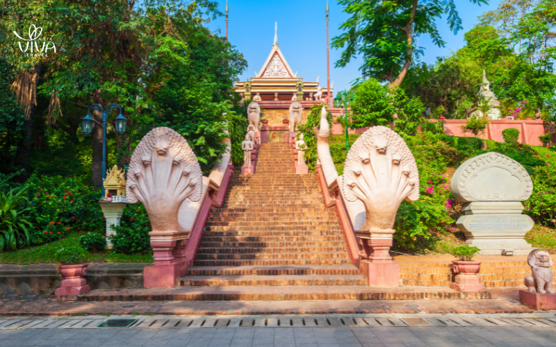 Wat Phnom Temple - the heart of spirituality in Phnom Penh
