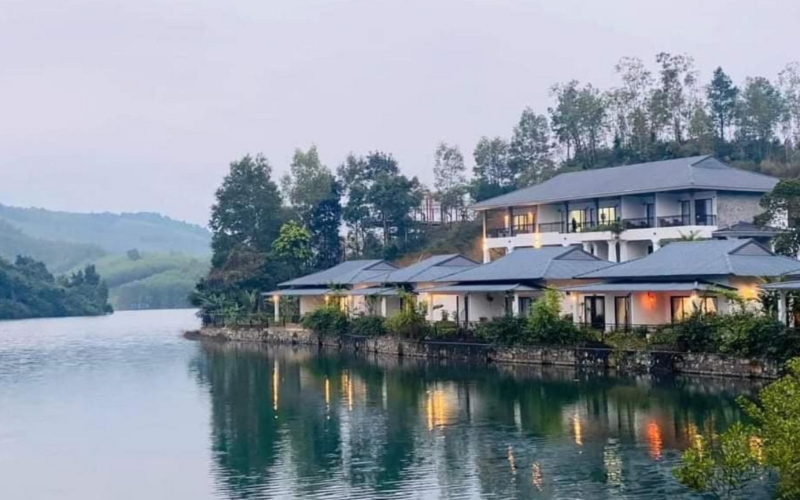phong-nha-lake-house-resort