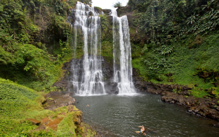 Cascade de Tad Fane, située sur le plateau des Bolavens.