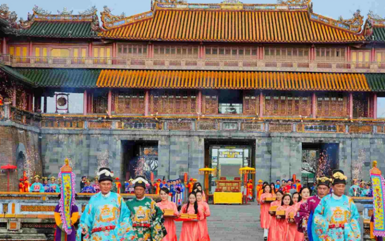 Des reconstitutions des représentations traditionnelles de l'ancienne capitale de Hué ont été présentées lors de cet événement majeur.