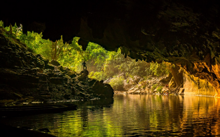 Le Konglor cave est une merveille géologique époustouflante