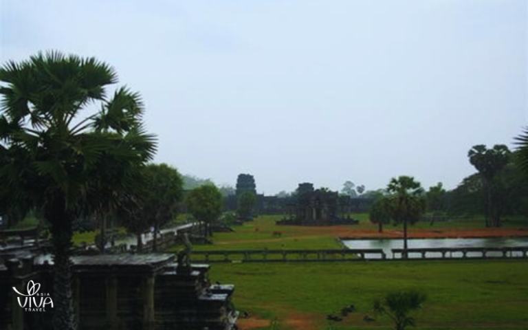 Angkor Wat dopo la pioggia_ magia e riflessi