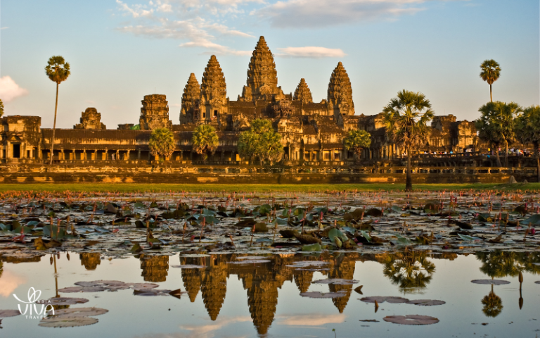 Angkor Wat sotto la pioggia_ un fascino senza tempo