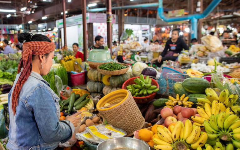 Esplorare Phnom Penh_ mercati vivaci e colori straordinari
