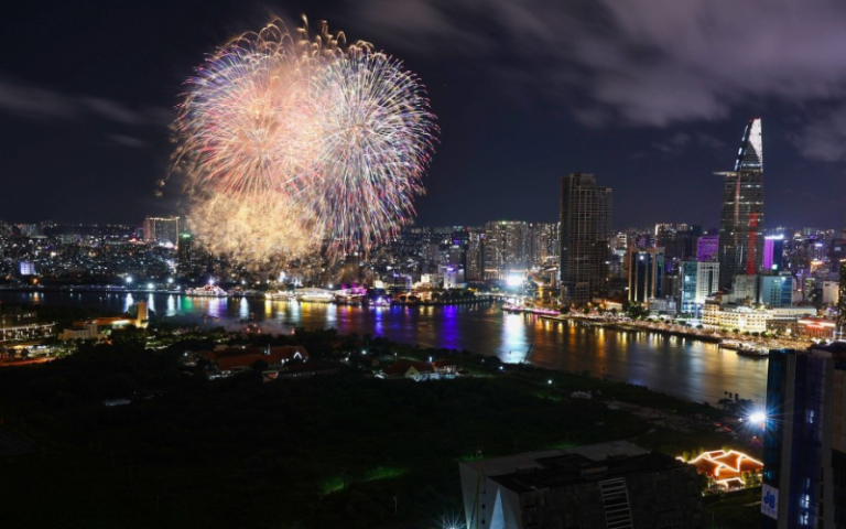 Hanoi sotto i fuochi d’artificio_ celebrazioni per la Festa dell’Indipendenza del Vietnam
