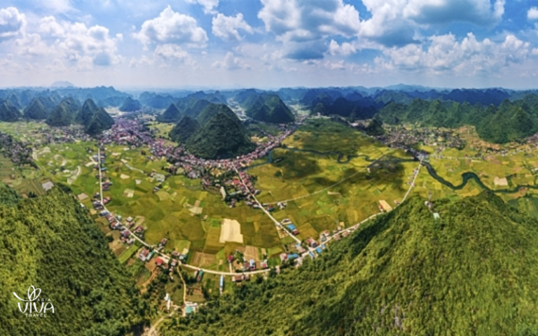 Panorama montuoso di Lang Son al confine con la Cina
