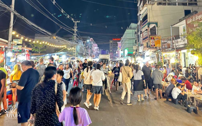 Pakse Night Market – where culture sparkles after dark