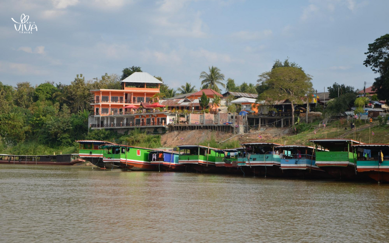 Due giorni di pace sulla barca lenta del Mekong