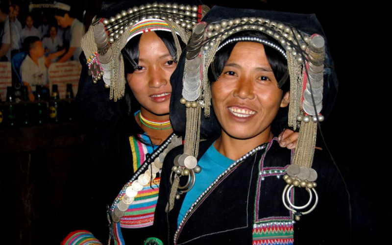 Chaque groupe a ses traditions, ses costumes colorés et son mode de vie