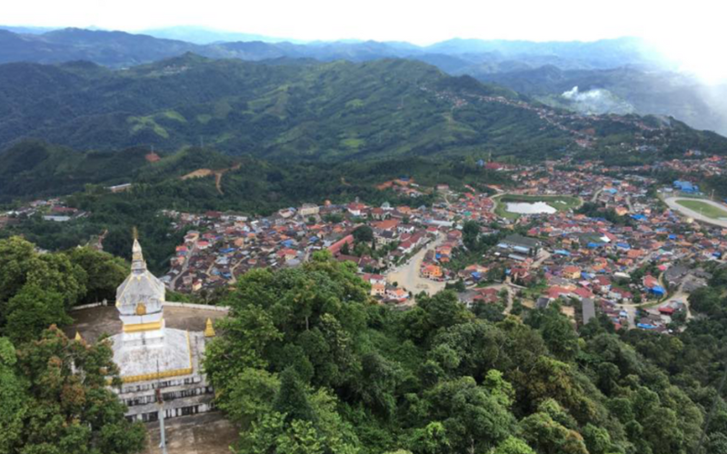 Vue panoramique depuis Phou Fa à Phongsaly, Laos