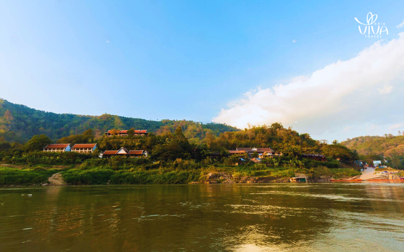 Morning calm over the Mekong River in Pakbeng