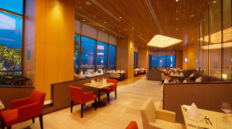 The Square Restaurant – Novotel, Bach Dang Street