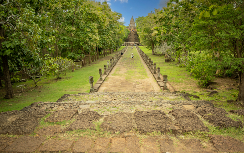 Saison fraîche en Isan avec ciel bleu et températures douces