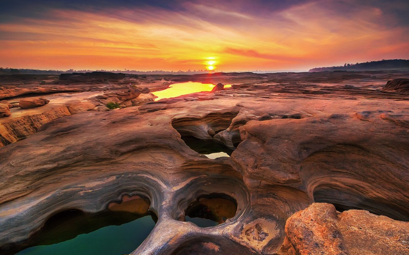 Formations rocheuses de Sam Phan Bok, Grand Canyon de Thaïlande