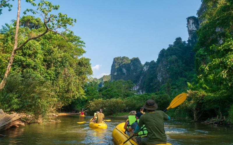 Explorez Khao Sok en canoë ou en kayak
